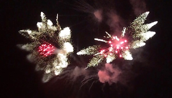 Höhenfeuerwerk in den Gärten der Welt
